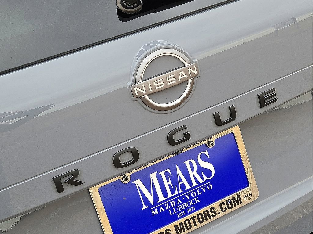 Used 2023 Nissan Rogue SV w/ SV Premium B Package image 12