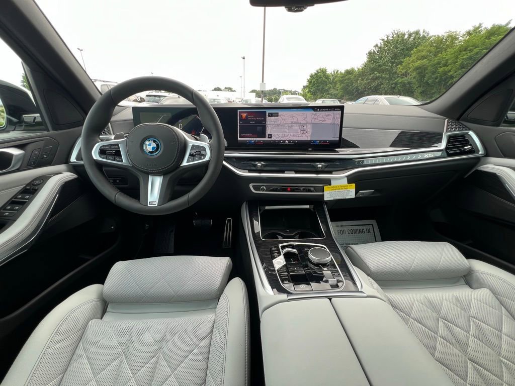 Certified 2025 BMW X5 xDrive50e w/ M Sport Package image 12