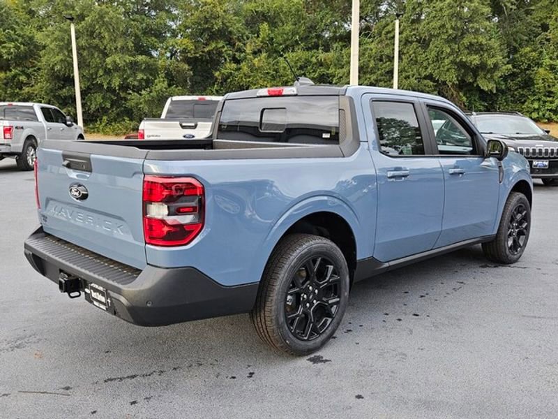 New 2025 Ford Maverick Lariat w/ Black Appearance Package image 13