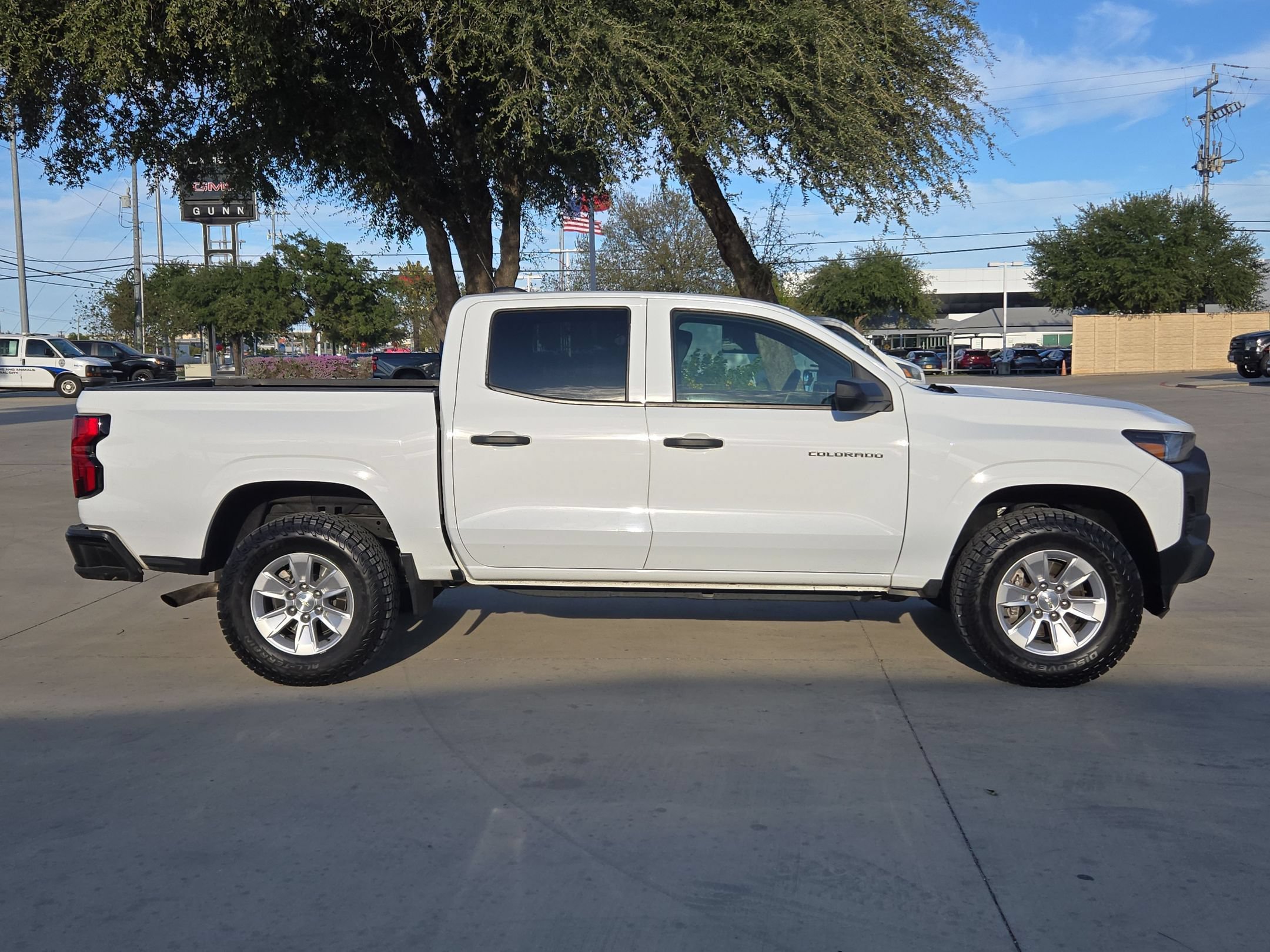 Certified 2024 Chevrolet Colorado W/T RWD image 2