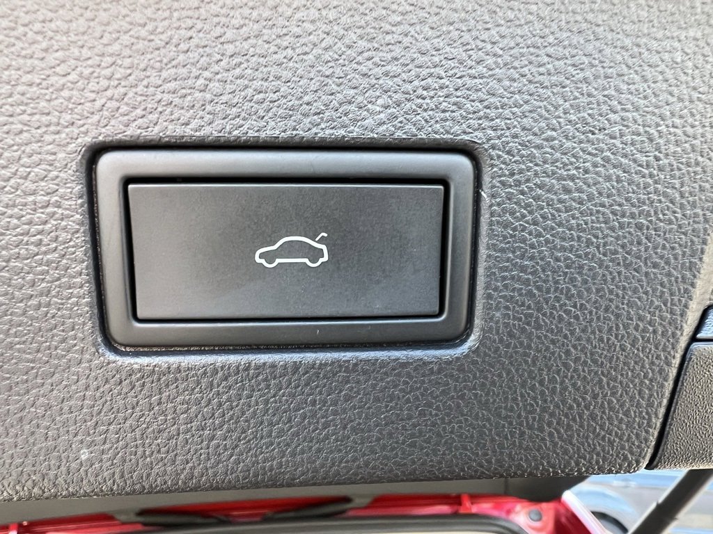 Used 2023 Volkswagen Atlas SE image 28