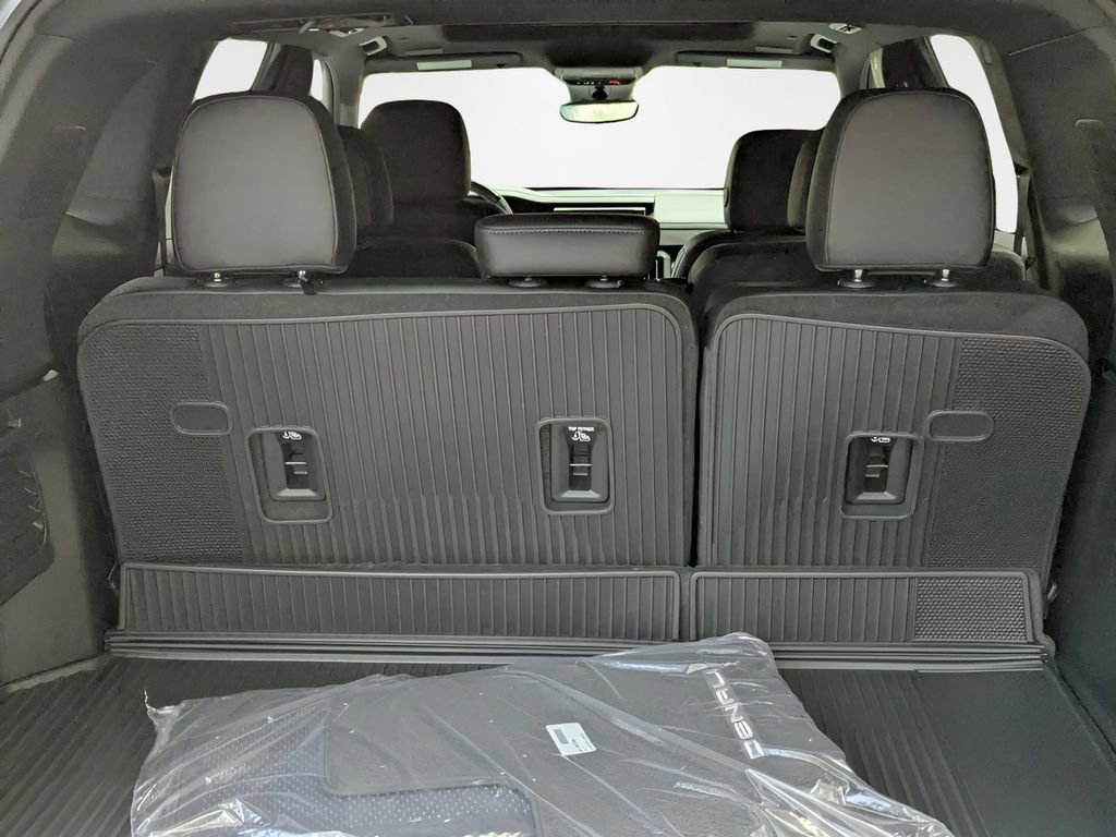 New 2026 GMC Acadia Denali w/ Super Cruise Package image 6