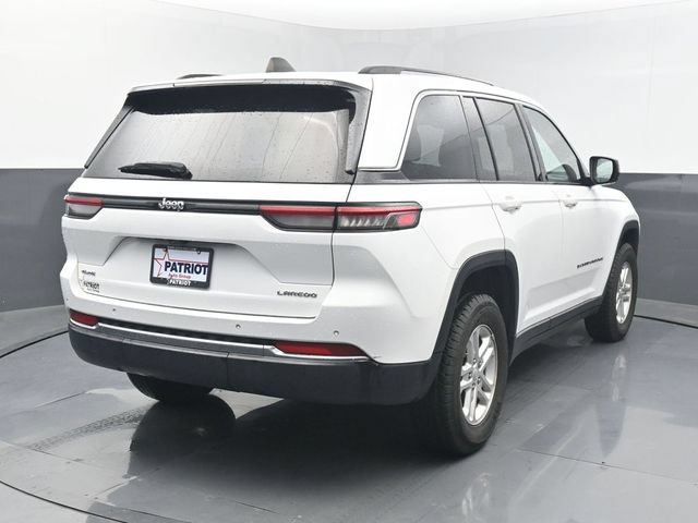 Used 2024 Jeep Grand Cherokee Laredo AWD/4WD image 6