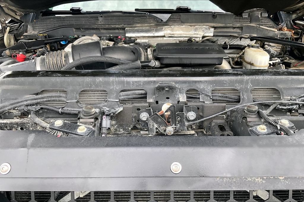 Used 2019 GMC Sierra 2500 Denali w/ Suspension Package, Off-Road AWD/4WD image 9