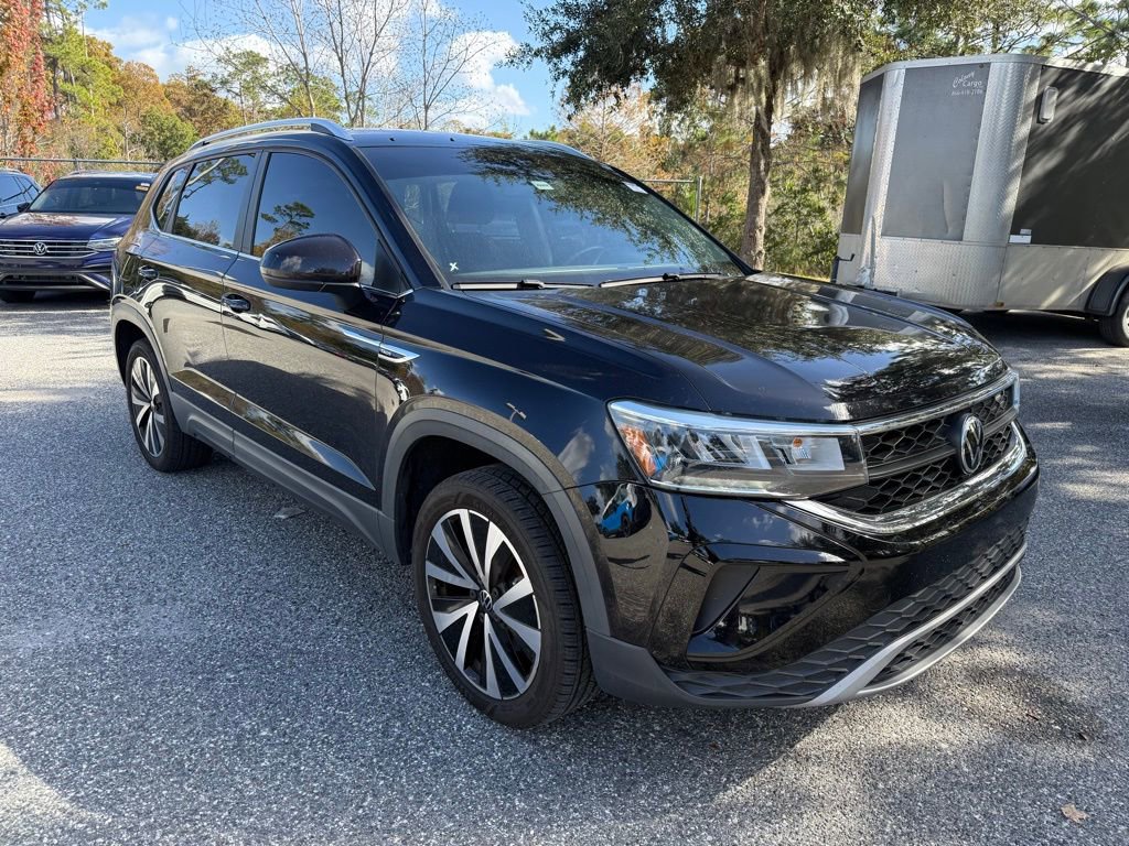 Used 2022 Volkswagen Taos SE image 3