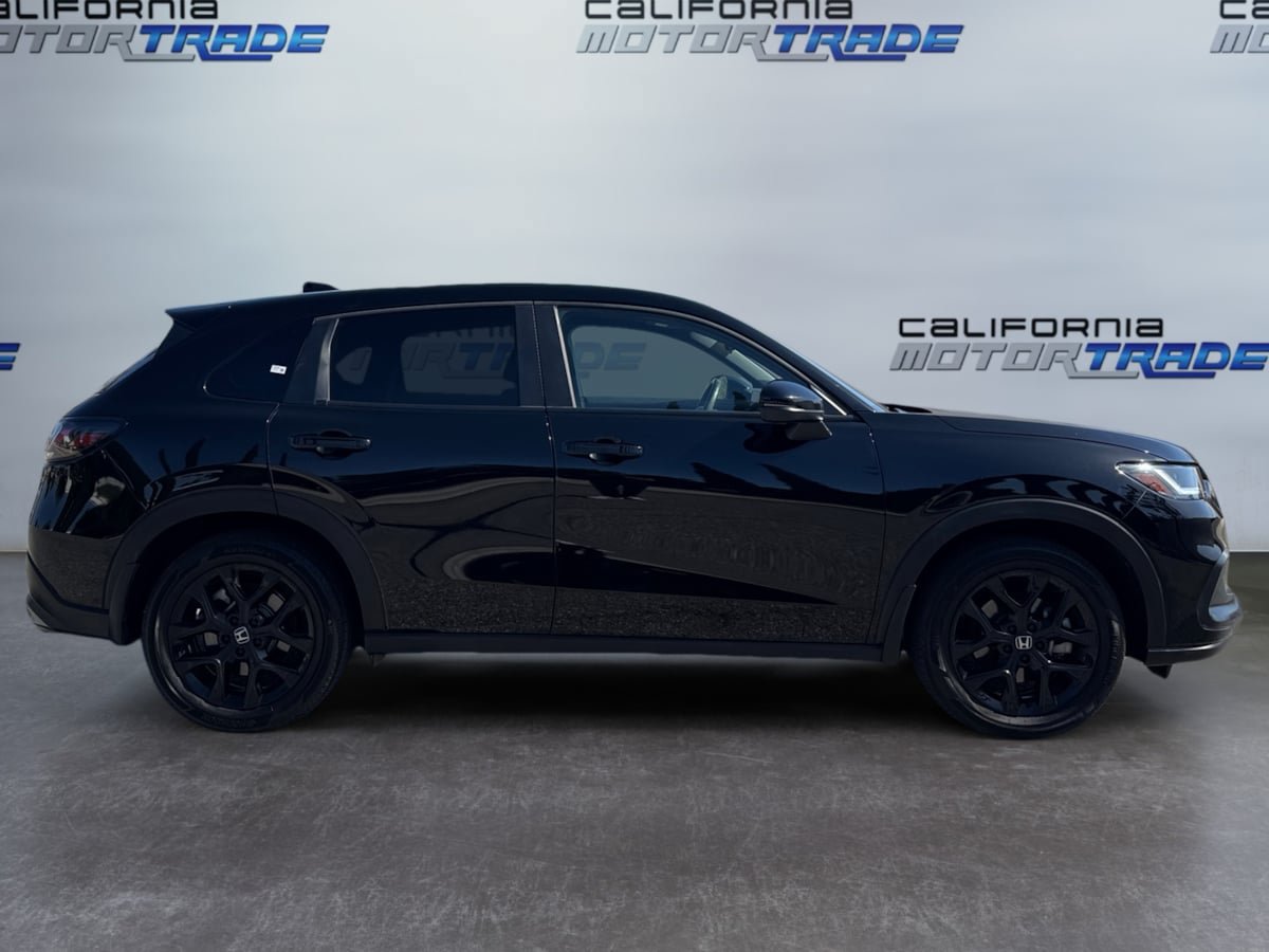 Used 2023 Honda HR-V Sport image 4