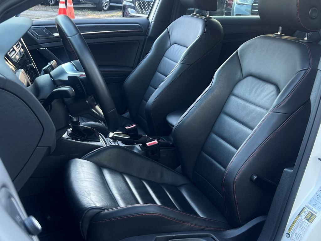 Used 2020 Volkswagen GTI SE image 32