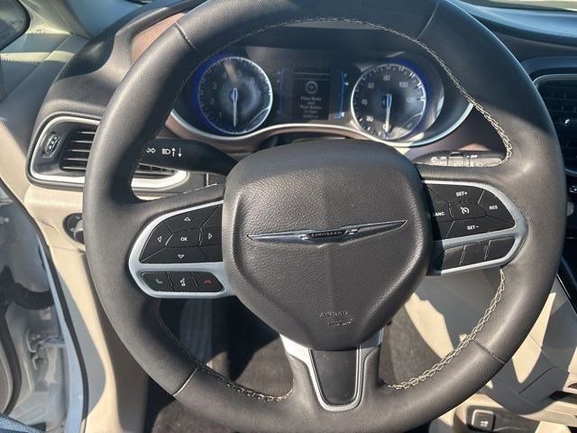 Used 2023 Chrysler Voyager LX image 16