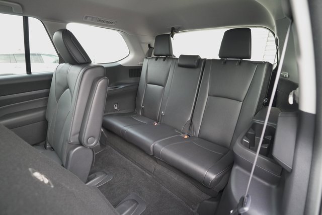 Used 2024 Toyota Grand Highlander Limited image 32