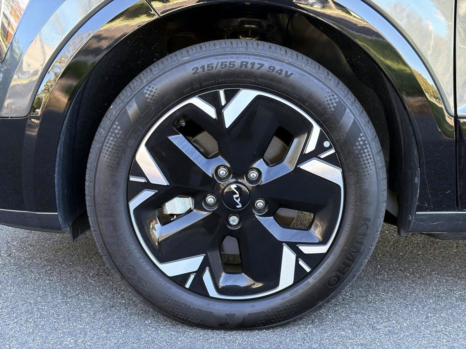Certified 2025 Kia Niro Wind w/ Wind Preserve Package FWD image 30