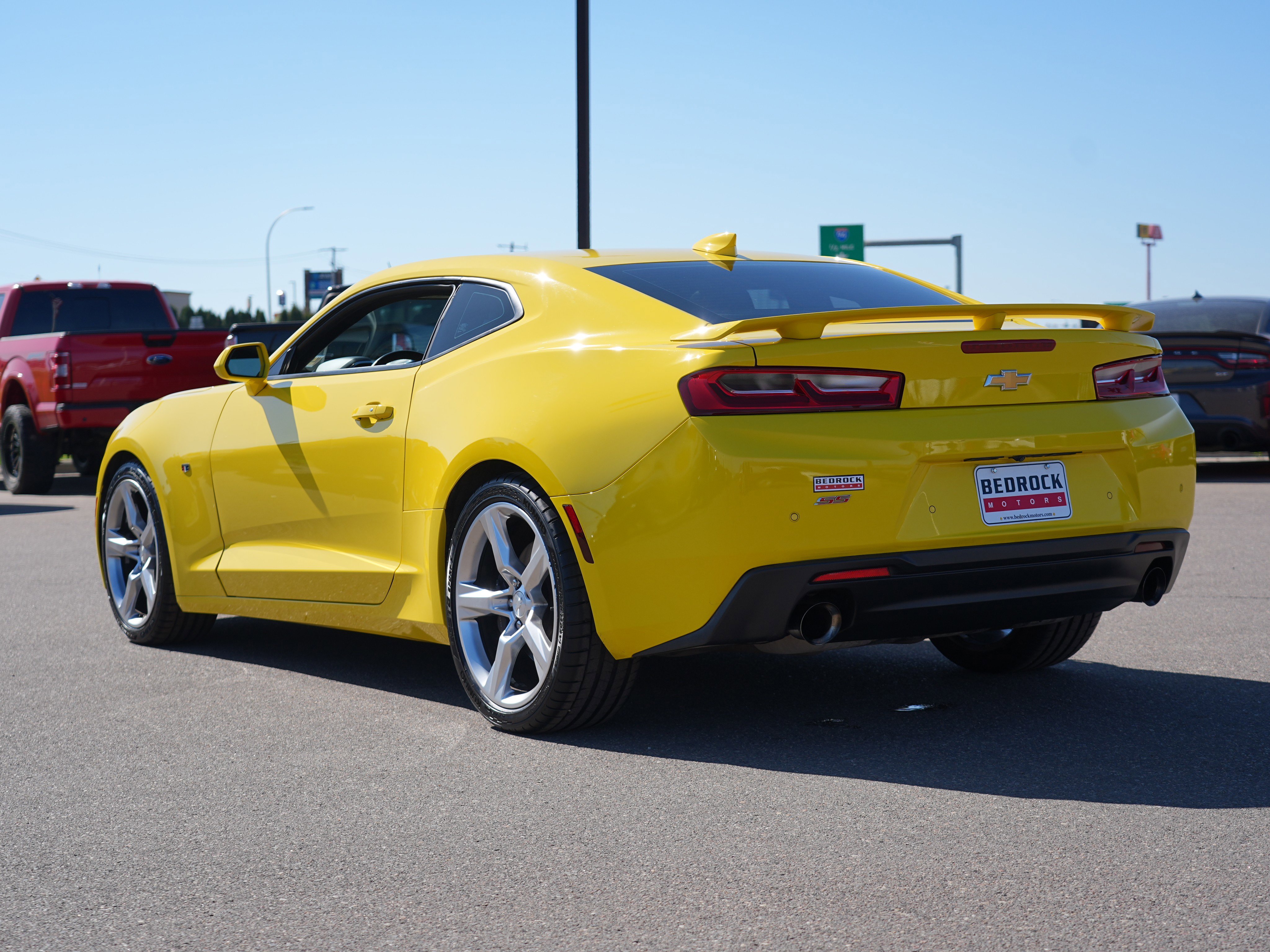 Used 2017 Chevrolet Camaro SS RWD image 5