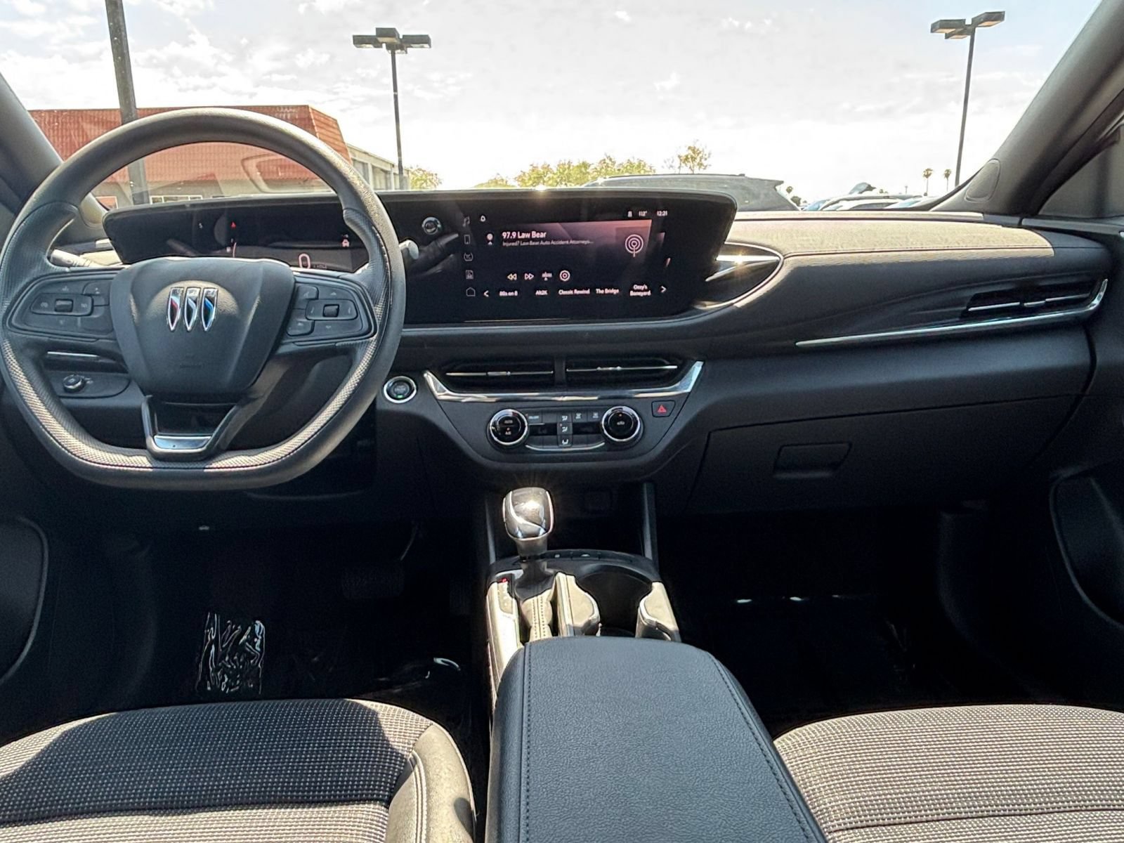 Used 2025 Buick Envista Preferred FWD image 31