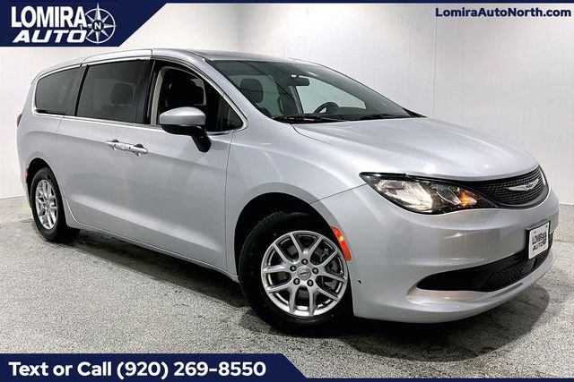 Used 2022 Chrysler Voyager LX image 1