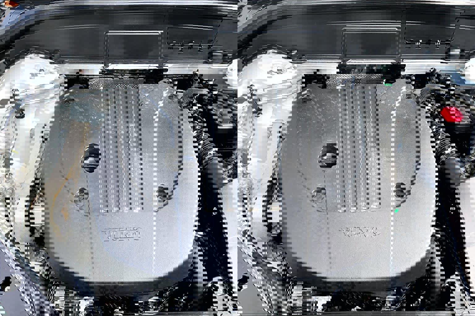 Used 2023 Volvo XC60 B5 Ultimate w/ Climate Package image 32