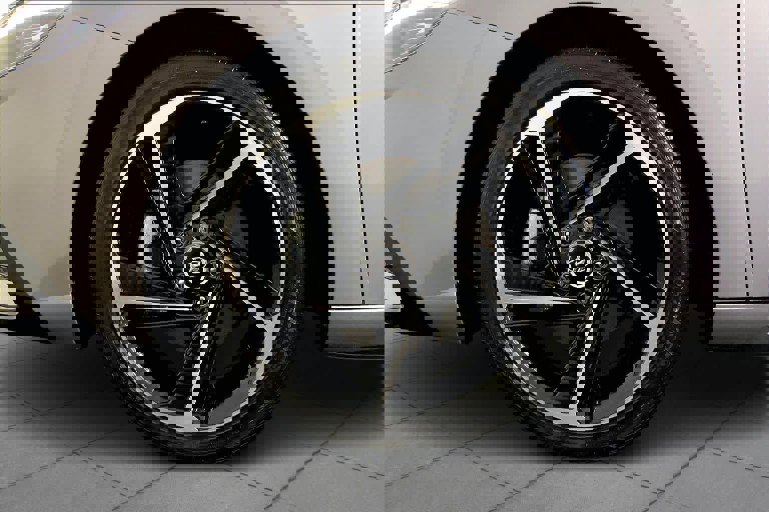 Used 2023 Hyundai Elantra N Line image 11