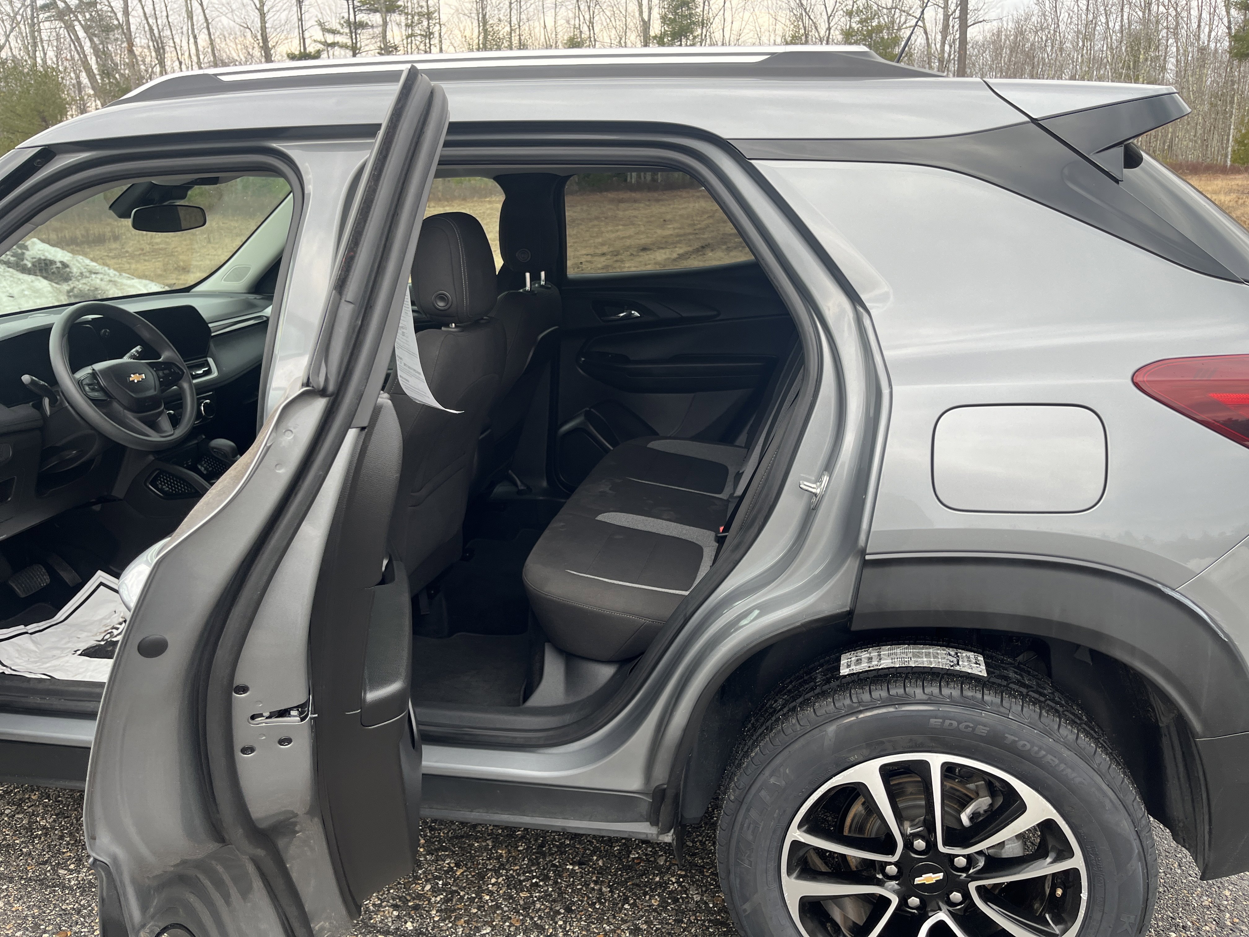 Used 2025 Chevrolet TrailBlazer LT AWD/4WD image 16