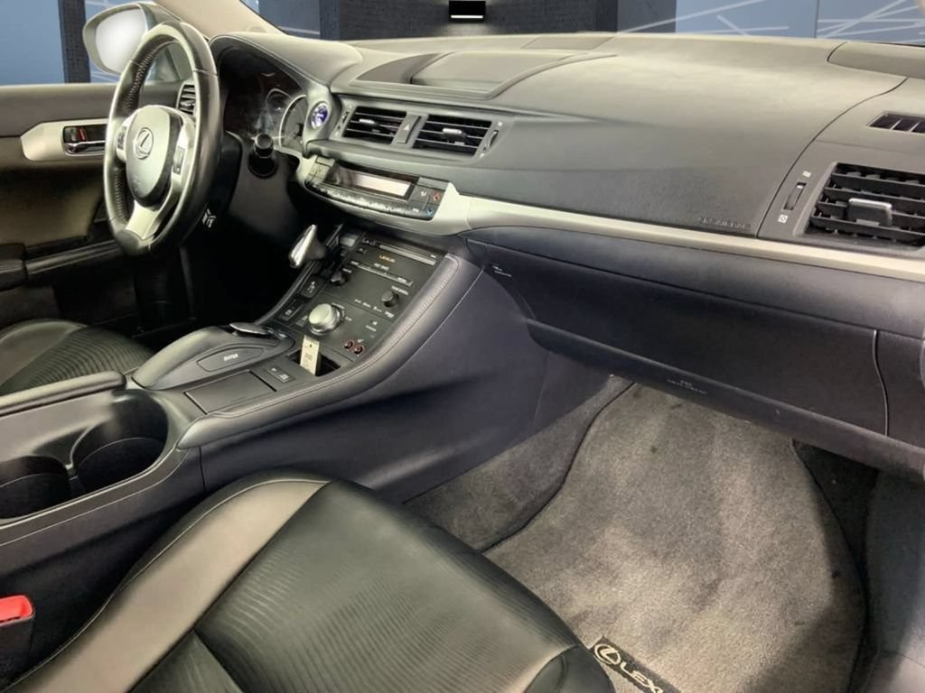 Used 2013 Lexus CT 200h w/ Premium Pkg w/Navigation FWD image 15