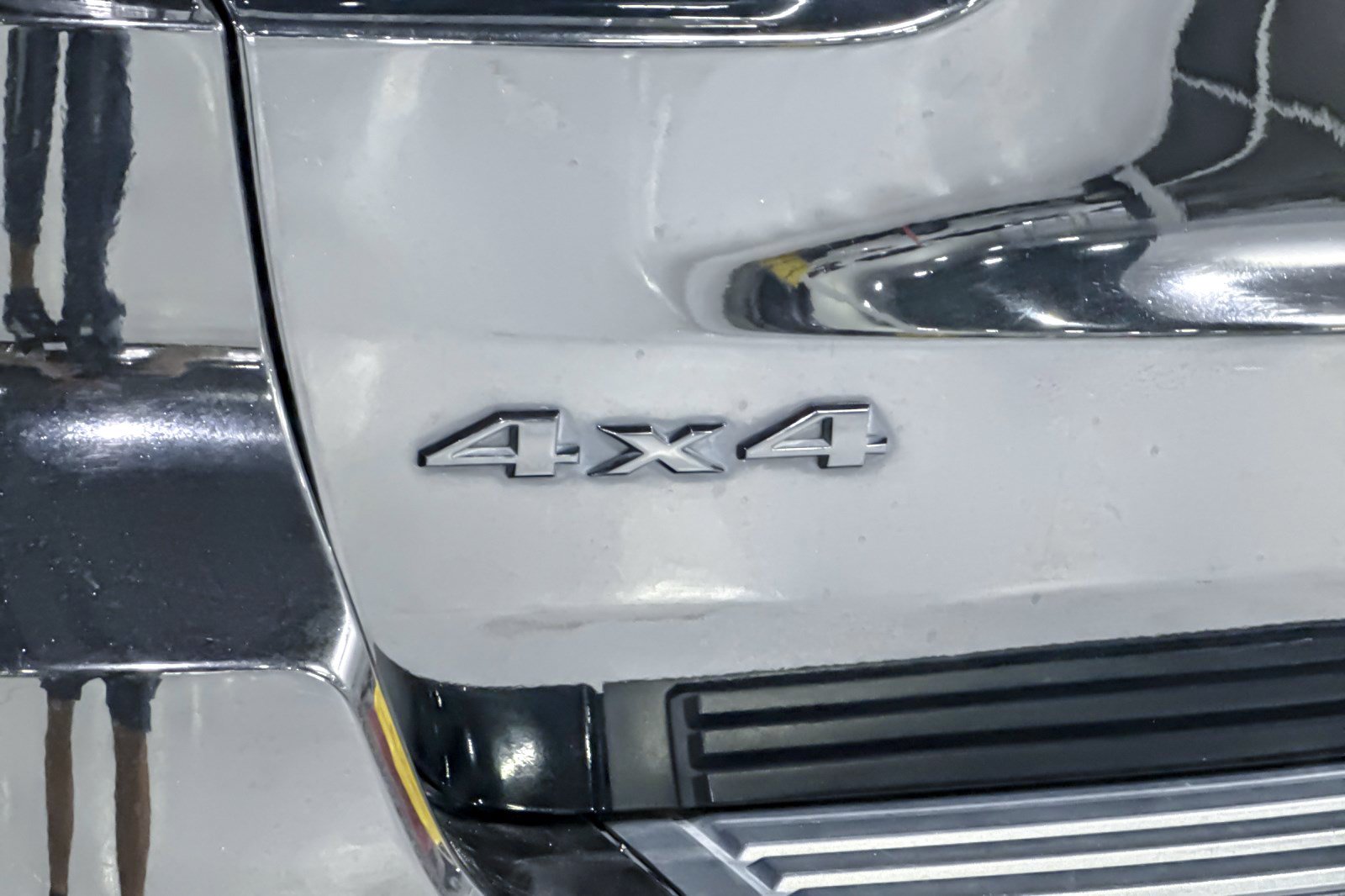Used 2020 Jeep Grand Cherokee Altitude AWD/4WD image 31