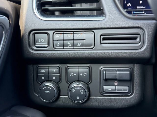 Used 2024 Chevrolet Suburban Z71 w/ Luxury Package AWD/4WD image 37
