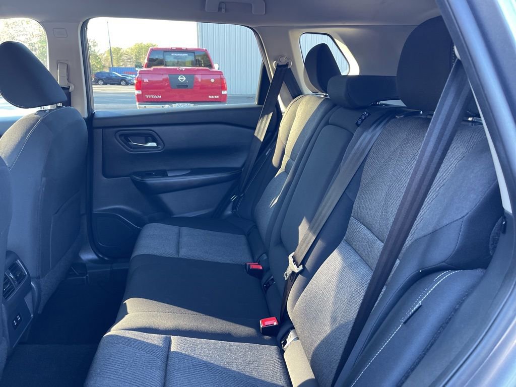 Used 2024 Nissan Rogue SV image 19
