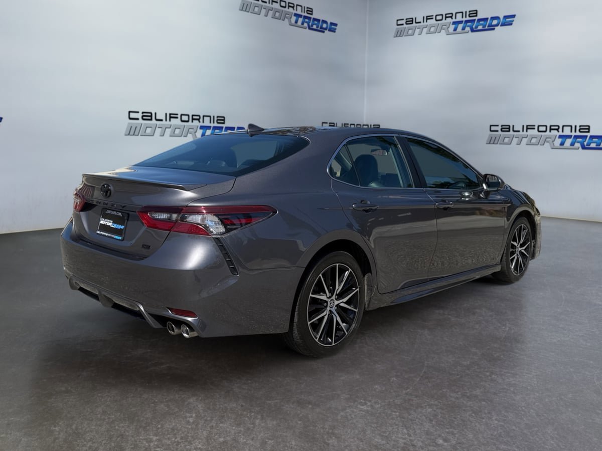 Used 2022 Toyota Camry SE w/ Carpet Mat Package (TMS) FWD image 5