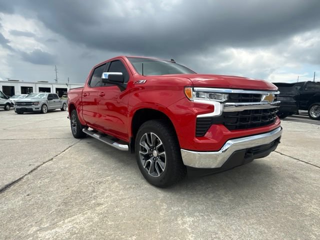 Used 2024 Chevrolet Silverado 1500 LT w/ Z71 Off-Road Package AWD/4WD image 7