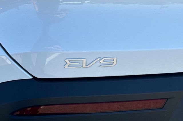 Certified 2024 Kia EV9 Light Long Range RWD image 37