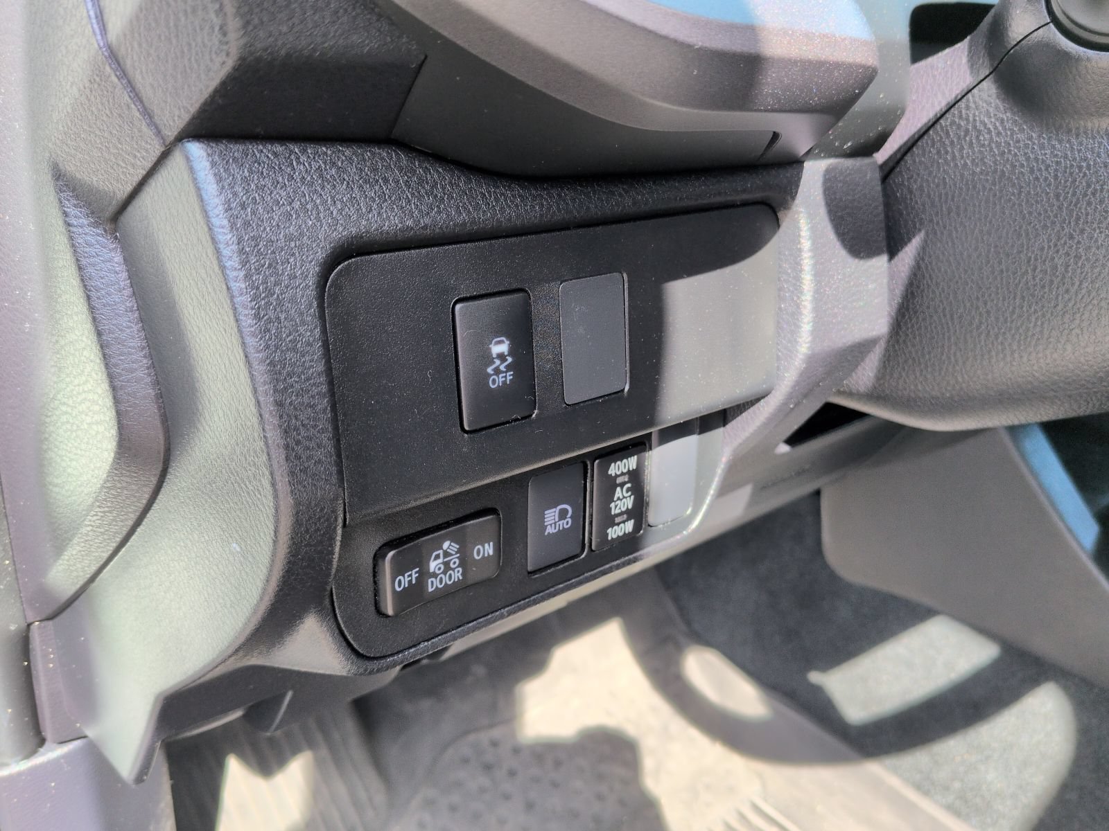 Used 2023 Toyota Tacoma TRD Off-Road w/ Technology Package AWD/4WD image 15