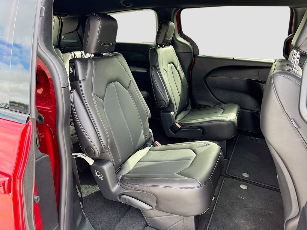 New 2026 Chrysler Pacifica Select FWD image 27