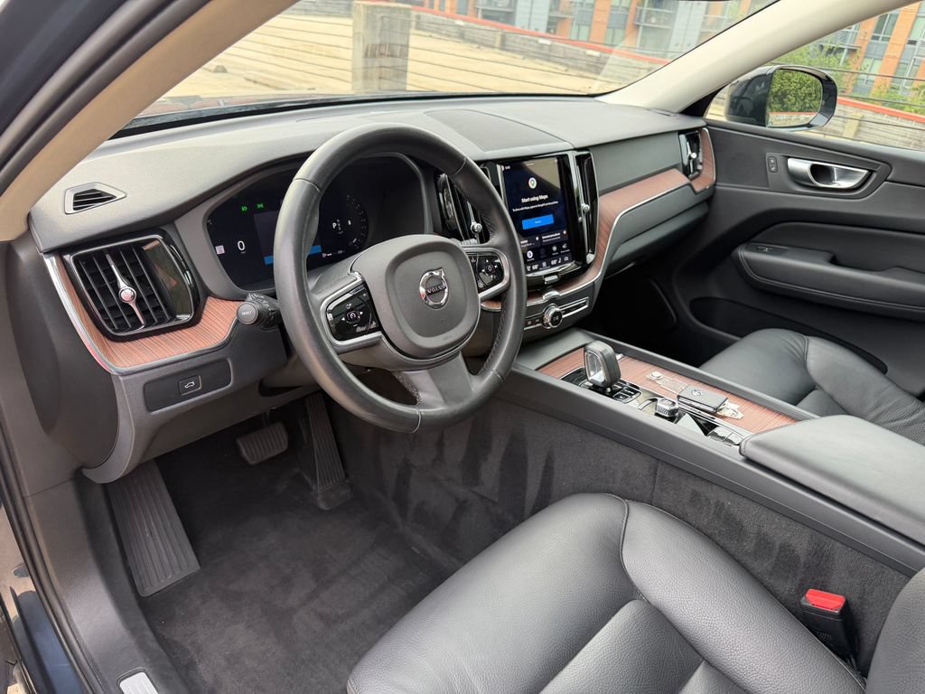 Certified 2024 Volvo XC60 B5 Plus w/ Protection Package Premier AWD/4WD image 8