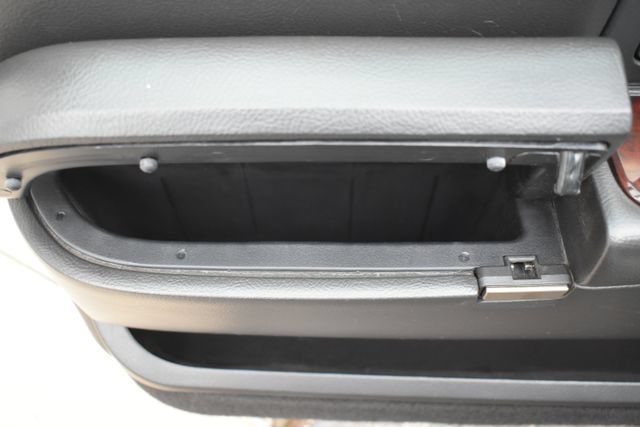 Used 2008 Lincoln Town Car Executive RWD image 20