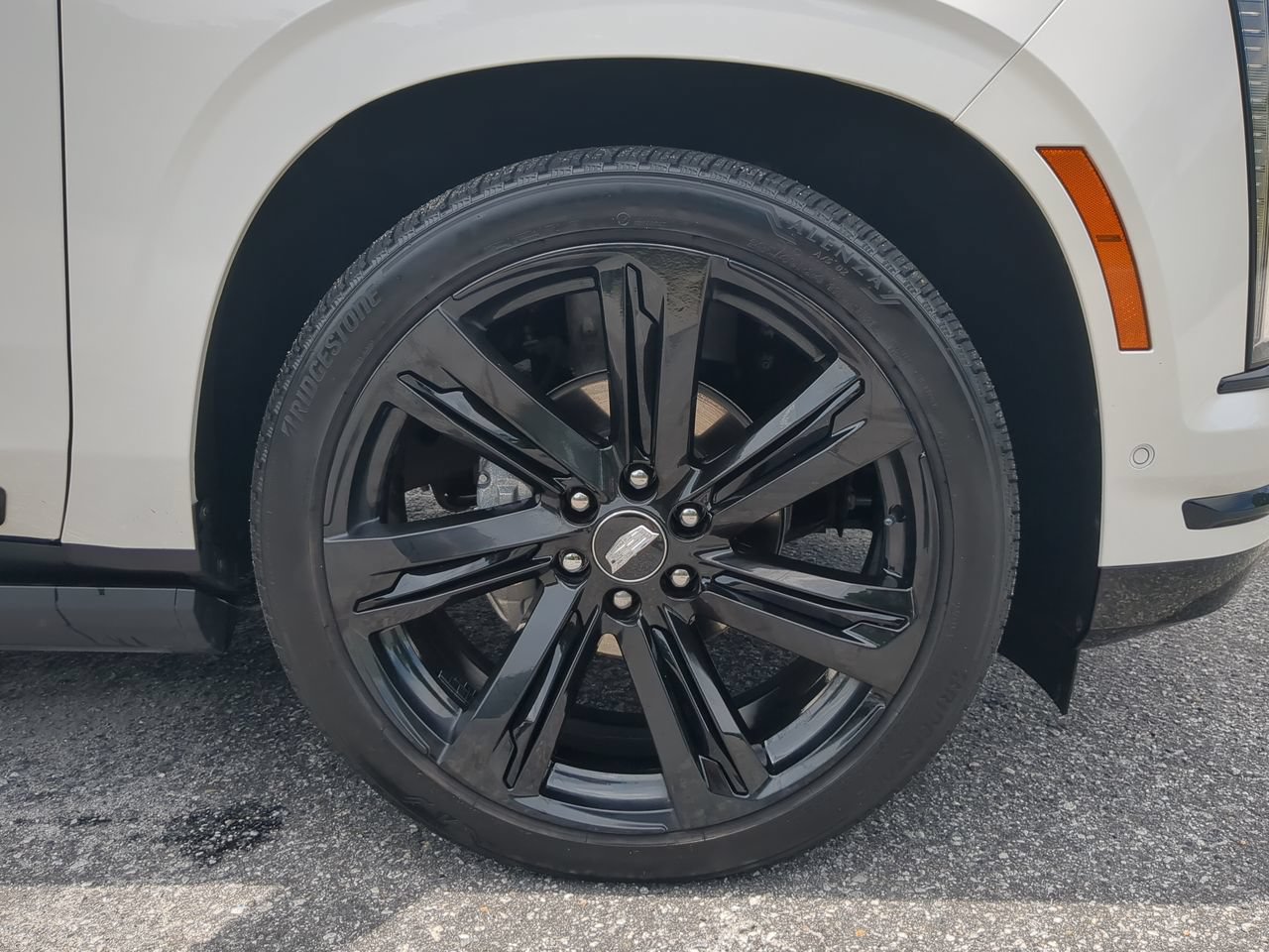 Used 2025 Cadillac Escalade Sport Platinum w/ LPO, Floor Liner Package AWD/4WD image 9