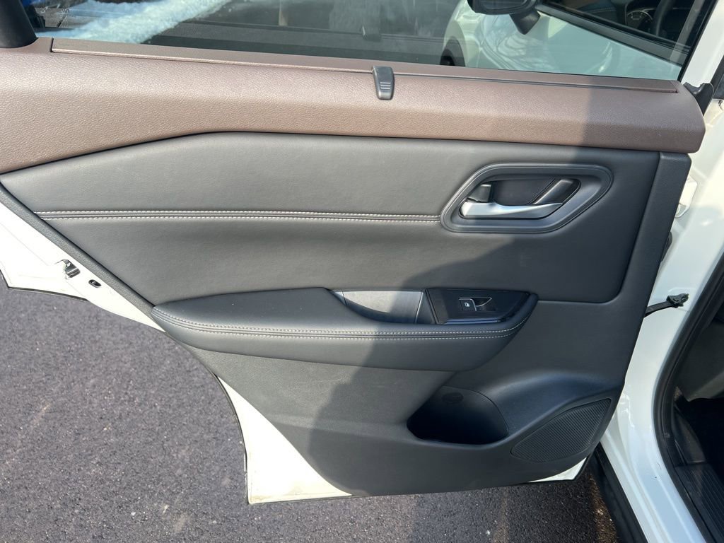 Certified 2023 Nissan Rogue SL w/ SL Premium Package image 12