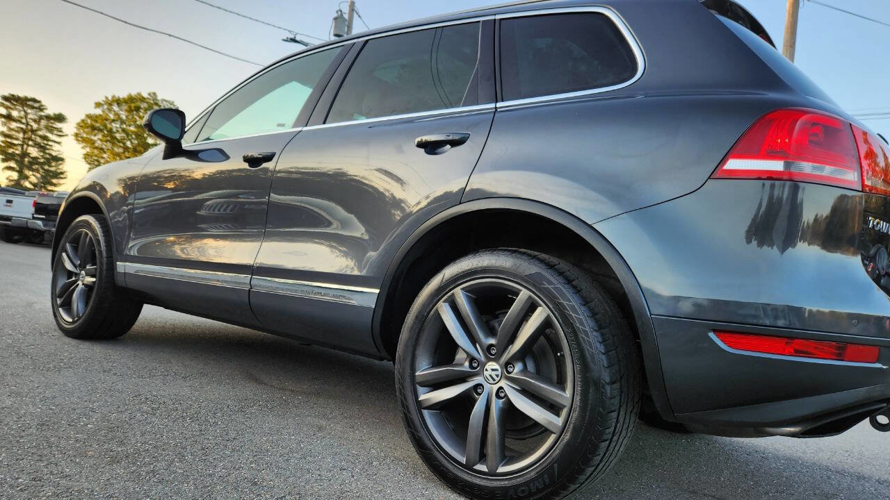 Used 2012 Volkswagen Touareg Executive image 10
