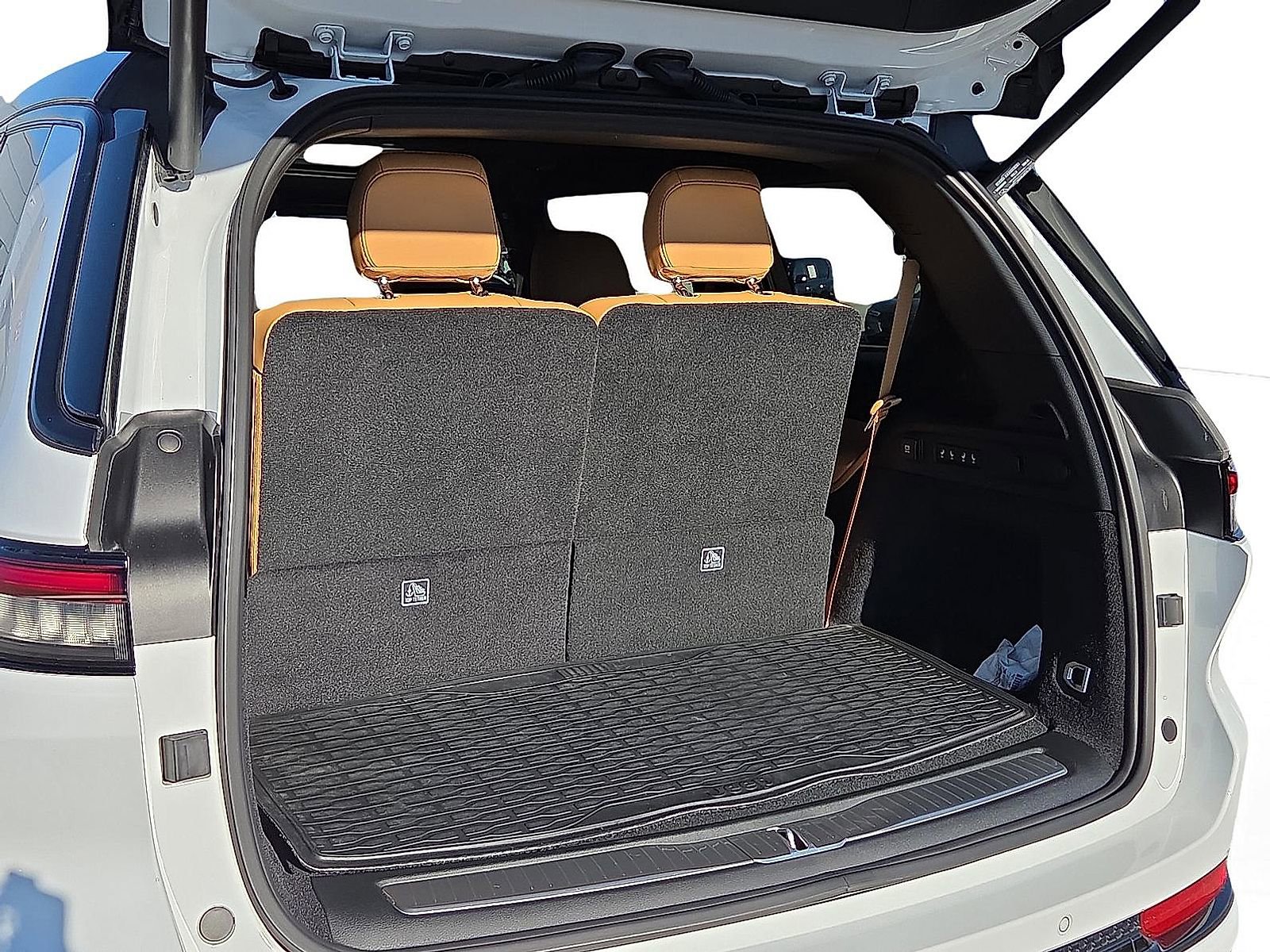 Used 2025 Jeep Grand Cherokee L Summit image 9