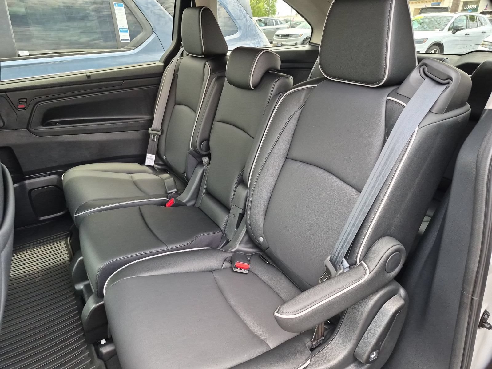 New 2026 Honda Odyssey Touring image 7