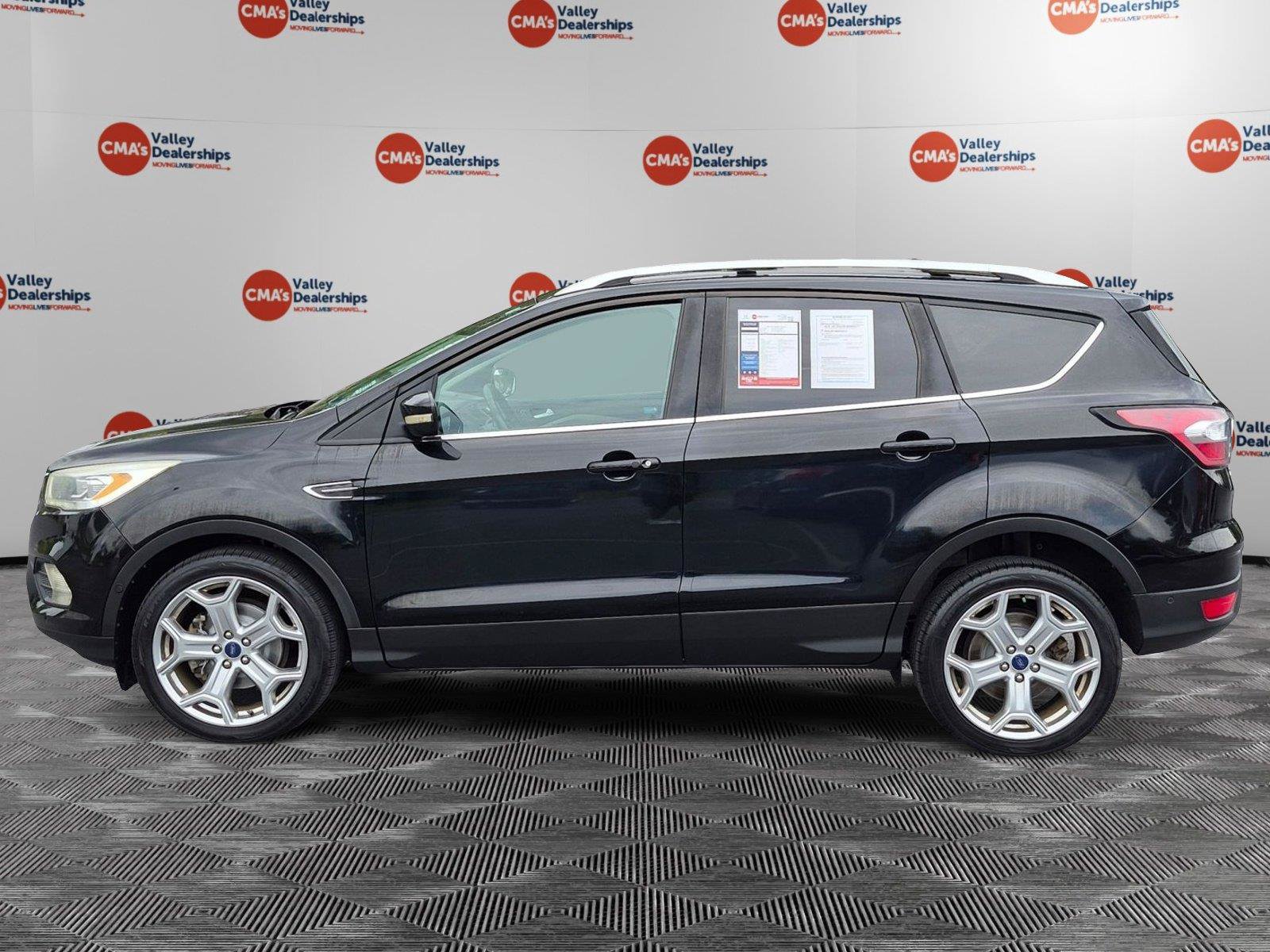 Used 2017 Ford Escape Titanium w/ Equipment Group 301A AWD/4WD image 2
