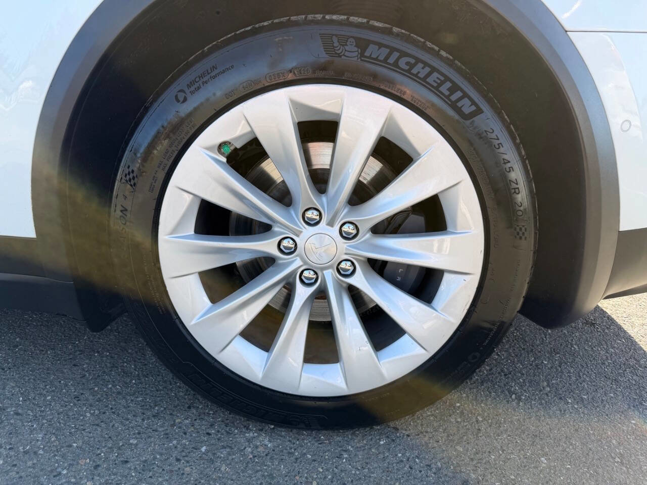 Used 2018 Tesla Model X 100D AWD/4WD image 3