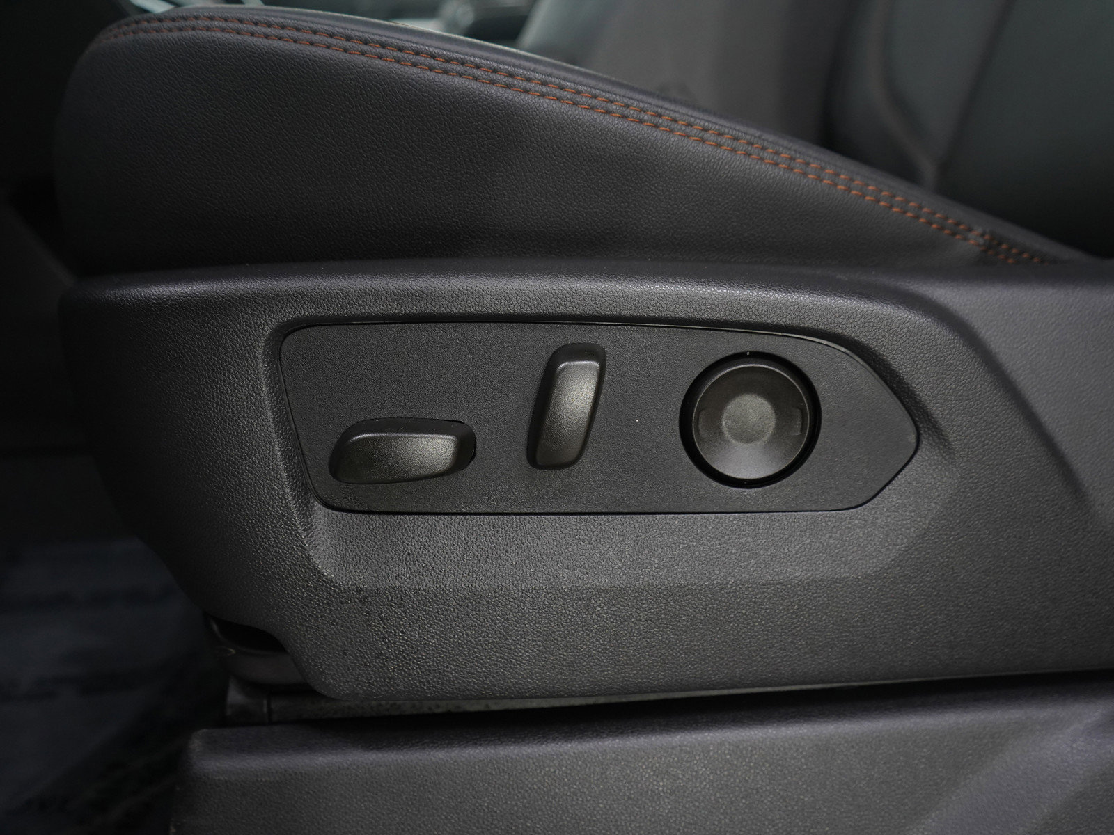 Used 2026 GMC Sierra 2500 AT4 w/ AT4 Premium Plus Package AWD/4WD image 23