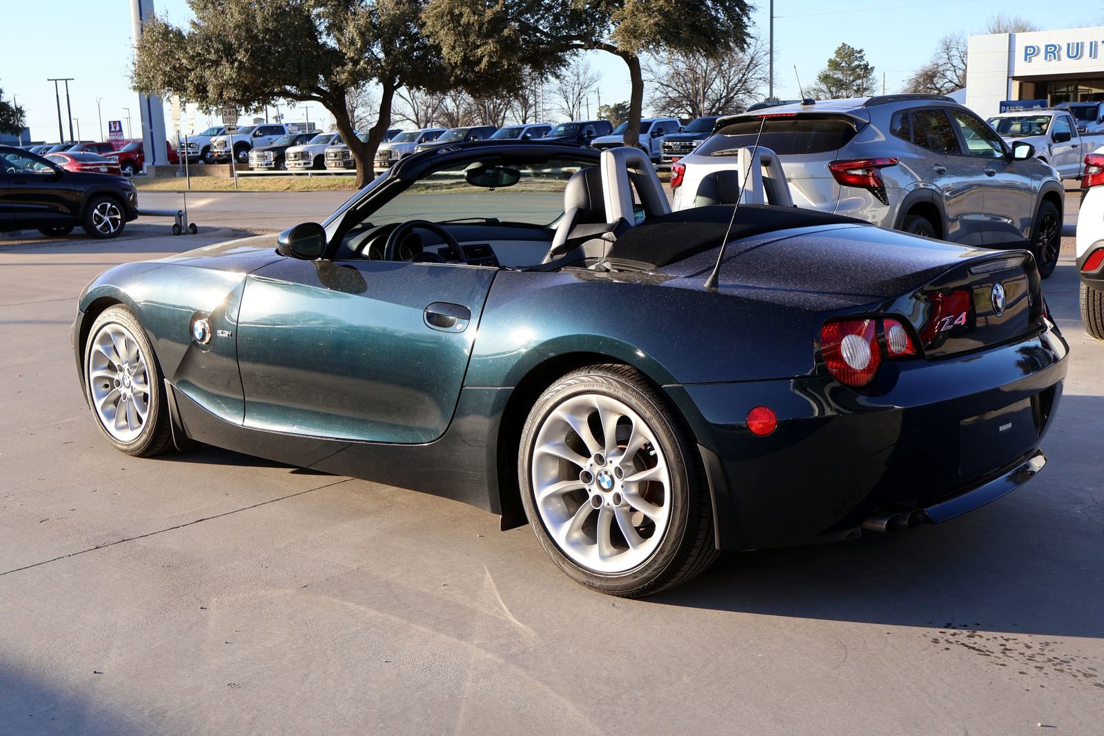 Used 2005 BMW Z4 2.5i image 16