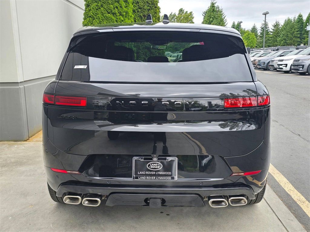 New 2025 Land Rover Range Rover Sport Dynamic SE image 4