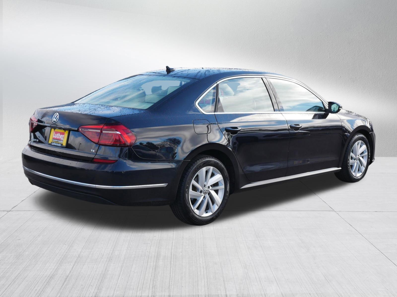 Used 2018 Volkswagen Passat 2.0T SE image 7