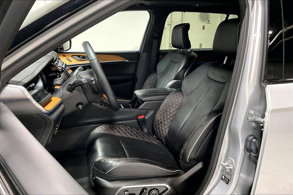 Used 2022 Jeep Grand Cherokee L Summit image 32