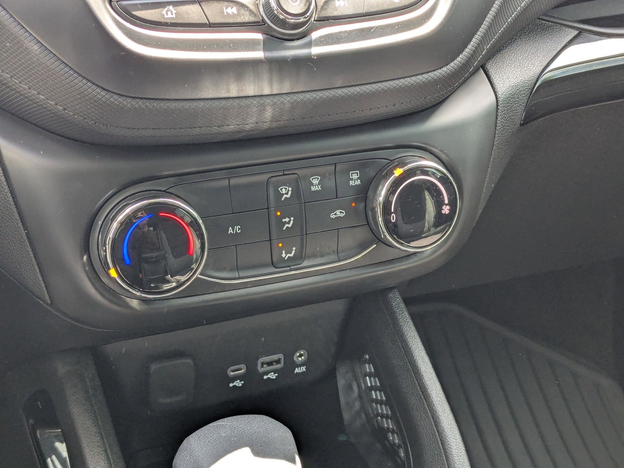 Used 2023 Chevrolet TrailBlazer LS FWD image 25