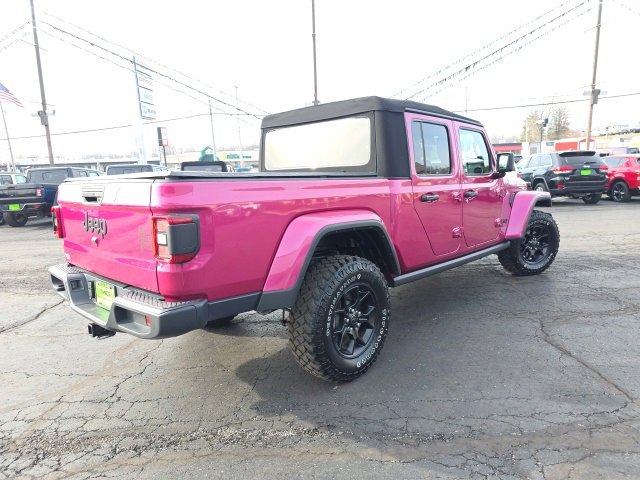 Used 2024 Jeep Gladiator Willys image 9