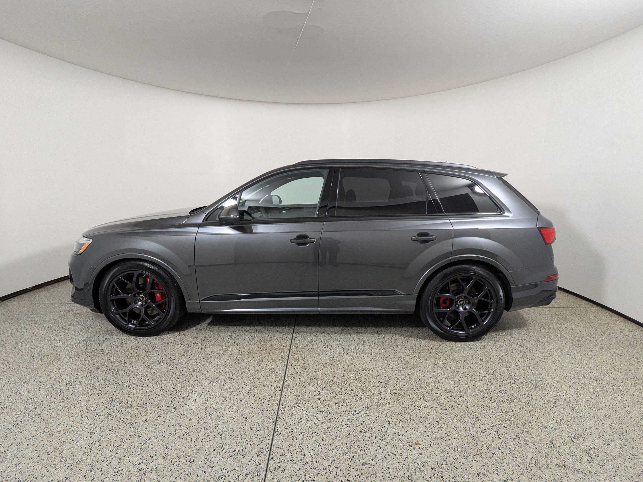 New 2025 Audi SQ7 Prestige image 4