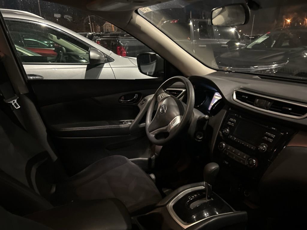 Used 2016 Nissan Rogue S image 8