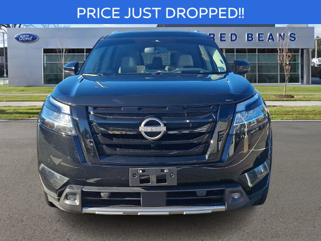 Used 2022 Nissan Pathfinder Platinum w/ Cargo Package AWD/4WD image 2