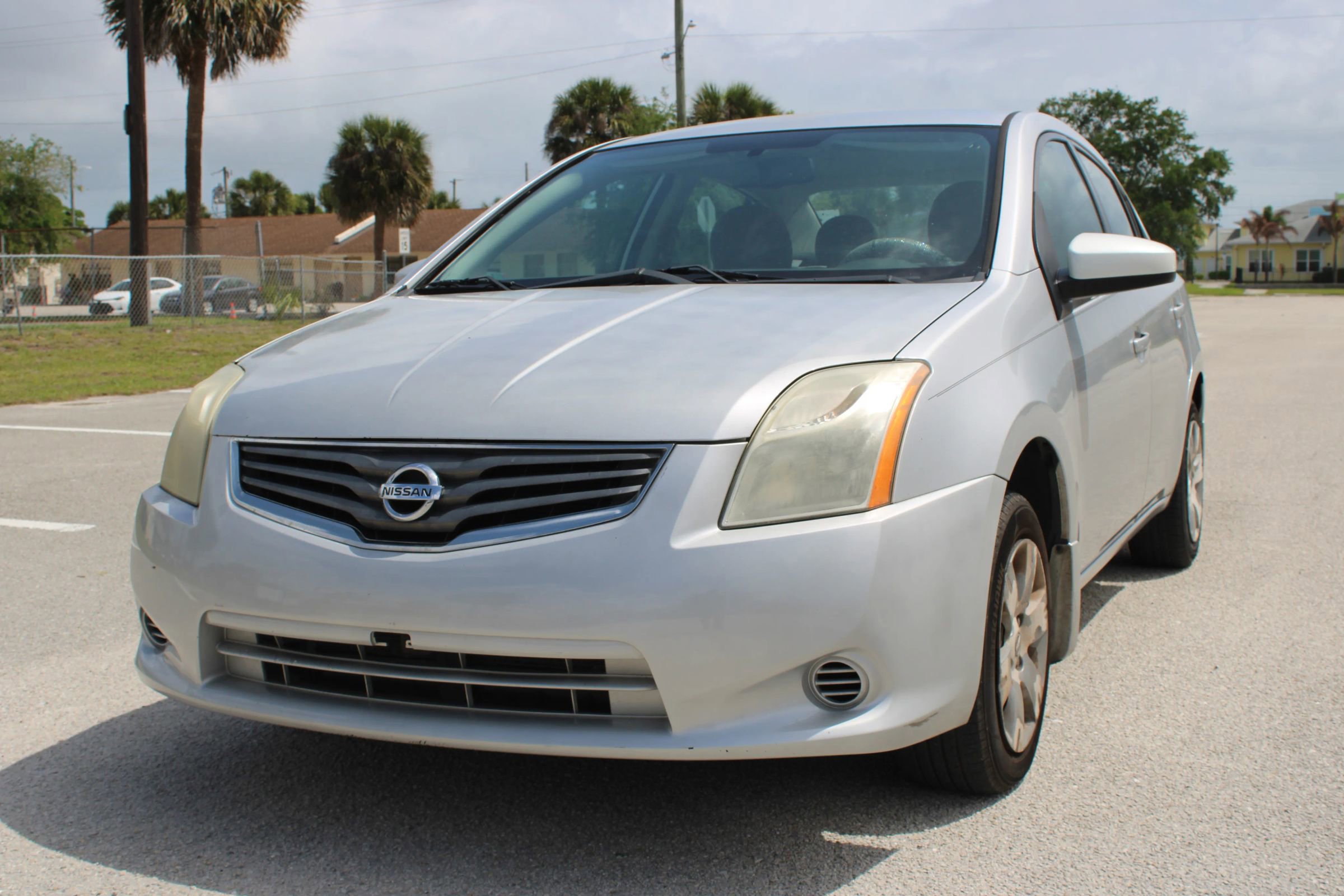 Used 2011 Nissan Sentra 2.0 image 2