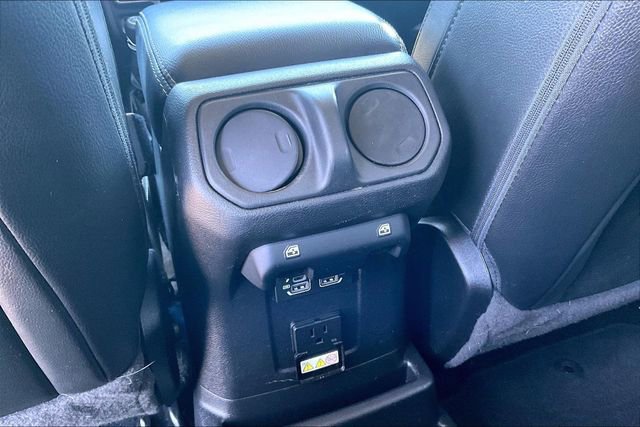 Used 2022 Jeep Wrangler Unlimited Sahara w/ Cold Weather Group AWD/4WD image 8